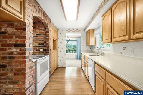 2225 W 28th Avenue Eugene OR 97405-0000