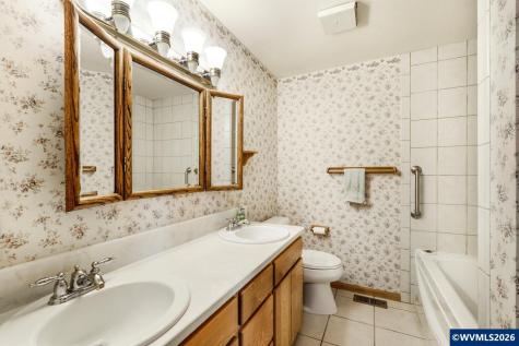 2225 W 28th Avenue Eugene OR 97405-0000