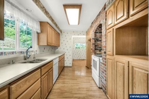 2225 W 28th Avenue Eugene OR 97405-0000