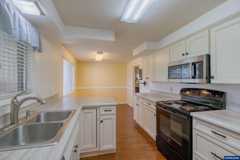 474 E Clackamas Circle Woodburn OR 97071