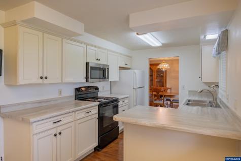 474 E Clackamas Circle Woodburn OR 97071