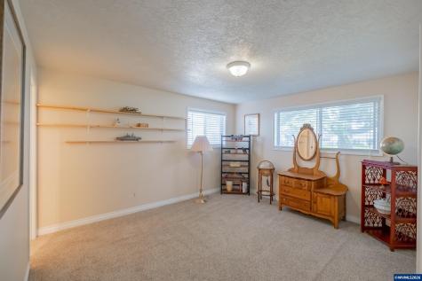 474 E Clackamas Circle Woodburn OR 97071