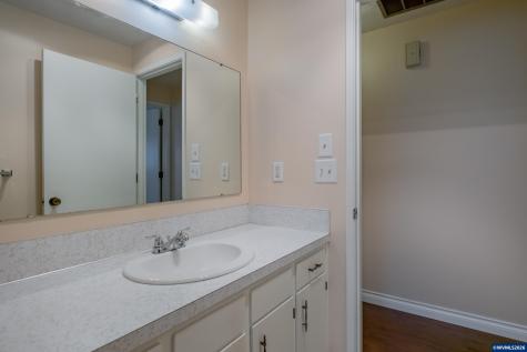 474 E Clackamas Circle Woodburn OR 97071