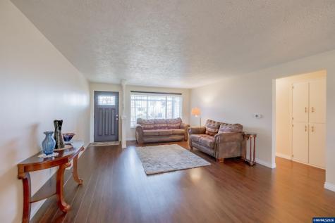 474 E Clackamas Circle Woodburn OR 97071