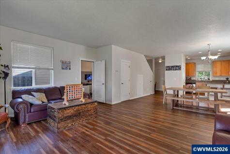 1305 Glacier View Street SE Salem OR 97317