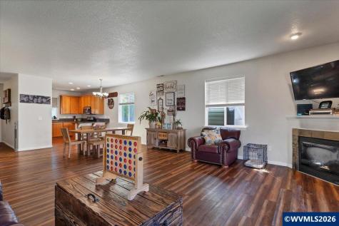 1305 Glacier View Street SE Salem OR 97317