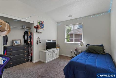 1305 Glacier View Street SE Salem OR 97317