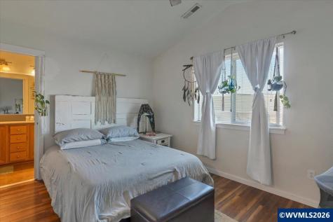 1305 Glacier View Street SE Salem OR 97317