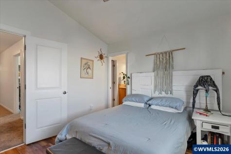 1305 Glacier View Street SE Salem OR 97317
