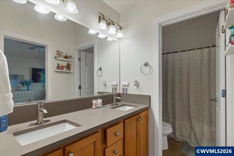 1305 Glacier View Street SE Salem OR 97317
