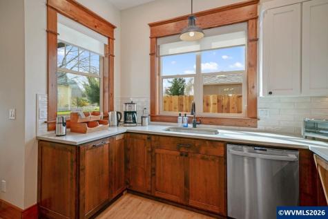 46 Walnut Street Independence OR 97351