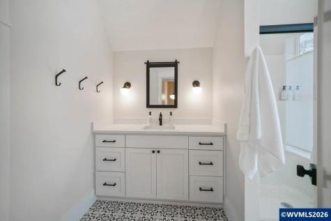 46 Walnut Street Independence OR 97351