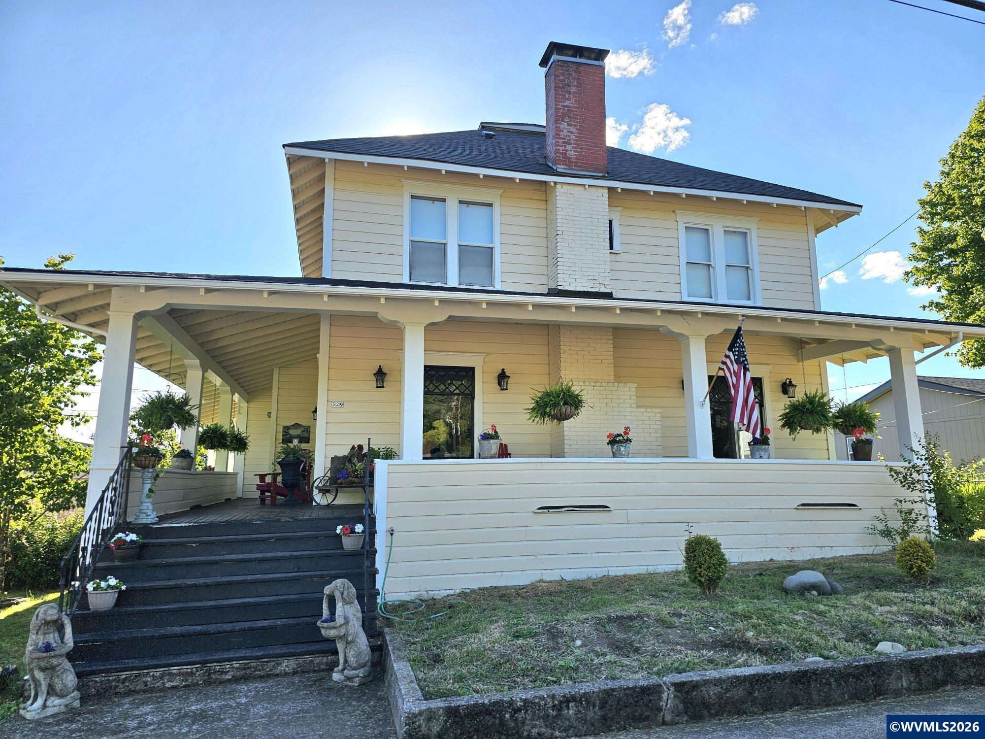 329 S 1st Avenue Mill City OR 97360