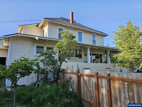 329 S 1st Avenue Mill City OR 97360