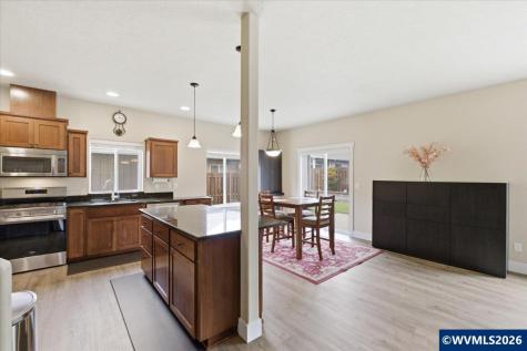 2112 Equestrian Lp S Salem OR 97302