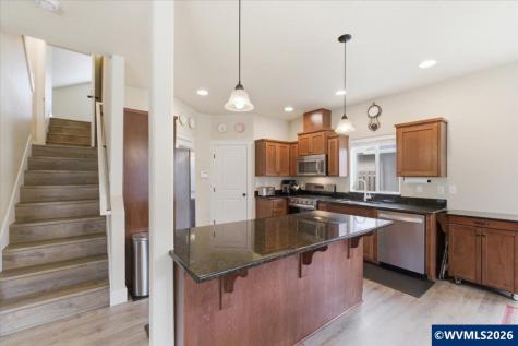 2112 Equestrian Lp S Salem OR 97302