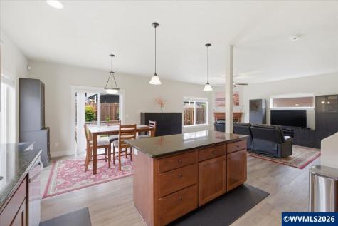 2112 Equestrian Lp S Salem OR 97302