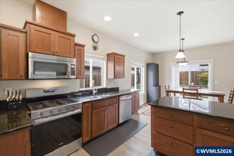 2112 Equestrian Lp S Salem OR 97302
