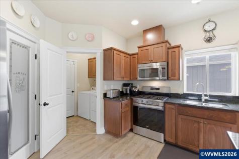 2112 Equestrian Lp S Salem OR 97302