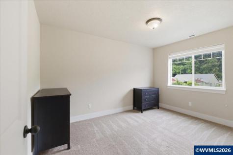 2112 Equestrian Lp S Salem OR 97302