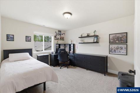 2112 Equestrian Lp S Salem OR 97302