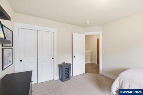 2112 Equestrian Lp S Salem OR 97302