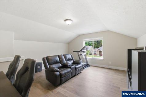 2112 Equestrian Lp S Salem OR 97302
