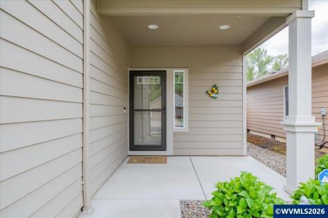 2112 Equestrian Lp S Salem OR 97302