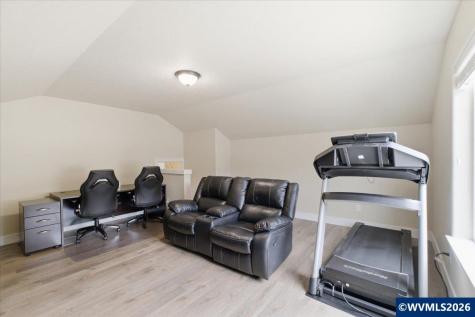 2112 Equestrian Lp S Salem OR 97302