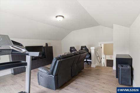 2112 Equestrian Lp S Salem OR 97302