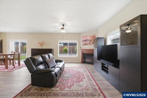 2112 Equestrian Lp S Salem OR 97302