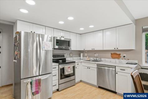 806 Nightingale Court NE Keizer OR 97303