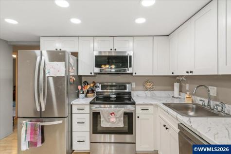 806 Nightingale Court NE Keizer OR 97303