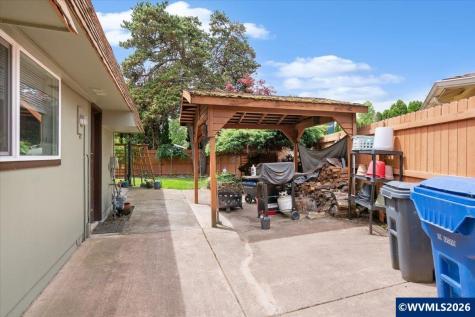 806 Nightingale Court NE Keizer OR 97303