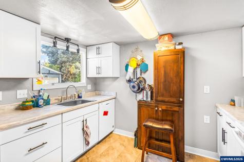 317 SE 4th Avenue Albany OR 97321