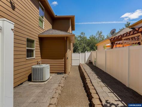 5489 Salal Street SE Salem OR 97306