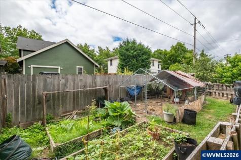 1023 Josephine Street E Monmouth OR 97361