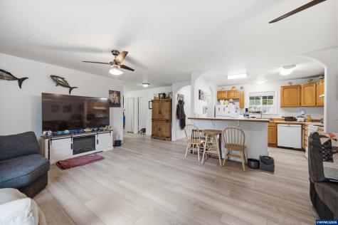 783 W Main Street Sheridan OR 97378
