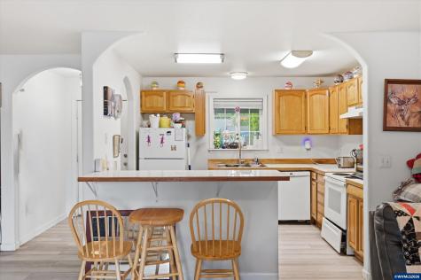 783 W Main Street Sheridan OR 97378