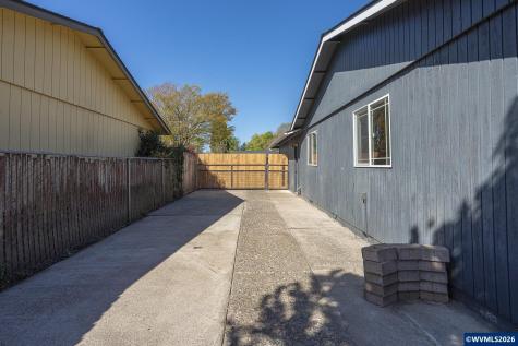 6724 Pierce Court N Keizer OR 97303