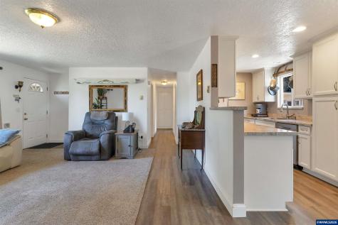 815 N 4th Street Aumsville OR 97325