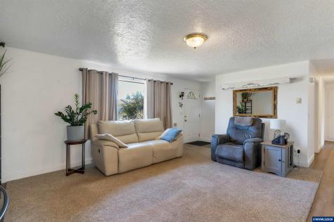 815 N 4th Street Aumsville OR 97325