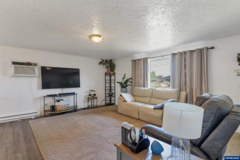 815 N 4th Street Aumsville OR 97325