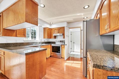 2252 Westfarthing NW Way Salem OR 97304