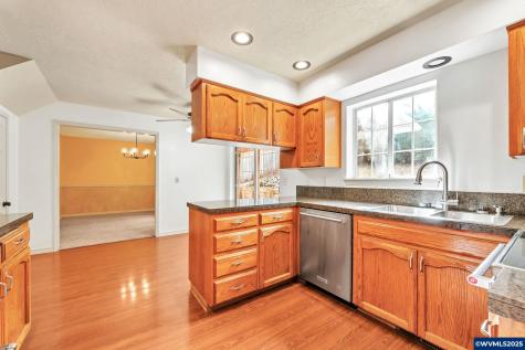2252 Westfarthing NW Way Salem OR 97304