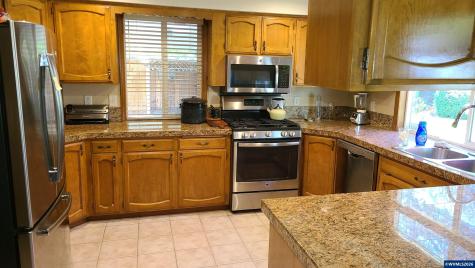 1752 Cumulus Court NW Salem OR 97304
