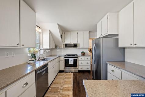 112 E 2nd Street Halsey OR 97348