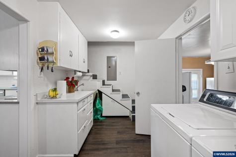112 E 2nd Street Halsey OR 97348