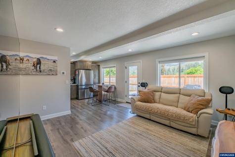 123 Sorbin Avenue E Gates OR 97346