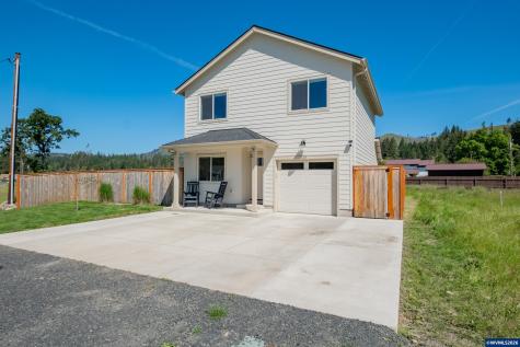 123 Sorbin Avenue E Gates OR 97346